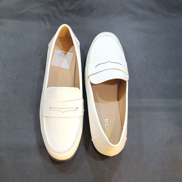 BRAND NEW SODA SLIP-ON ROUND TOE WOMEN"S LOAFERS - Picture 4 of 15